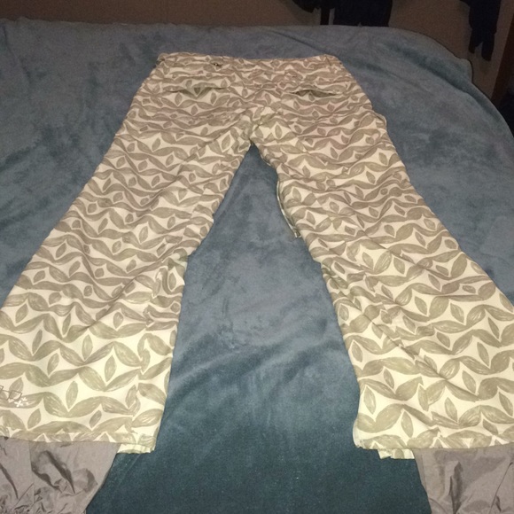 Women’s snowboard or ski pants - Picture 3 of 5